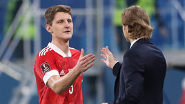 «Карпина в сборной воспринимают как игрока, а не как тренера: у него к каждому свой подход, может подколоть». Интервью Игоря Дивеева