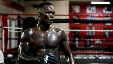 Исраэль Адесанья.