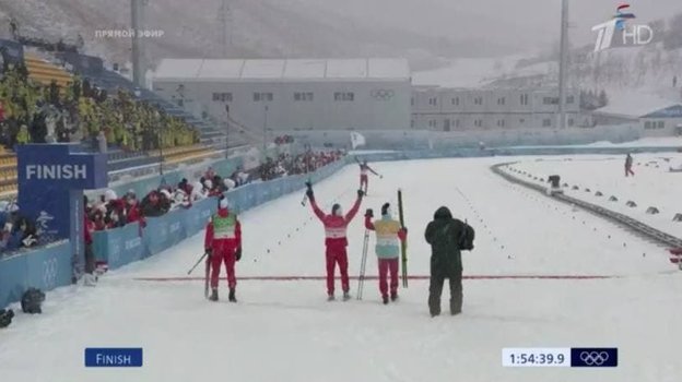 Эмоции российских лыжников после эстафеты на Олимпиаде. Эмоции российских лыжников после эстафеты на Олимпиаде.