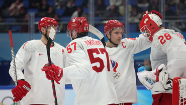 Вадим Шипачев (второй справа).