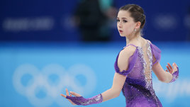 Валиева справилась с давлением и выиграла короткую программу. Сакамото вытеснила Трусову из тройки