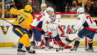 «Вашингтон» в гостевом матче регулярного чемпионата НХЛ победил «Нэшвилл» со счетом 4:1.