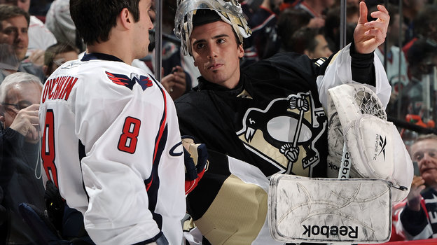 Соперники из «Вашингтона» и «Питтсбурга» Александр Овечкин и Марк-Андре Флери на Матче звезд-2011. Фото Getty Images Соперники из «Вашингтона» и «Питтсбурга» Александр Овечкин и Марк-Андре Флери на Матче звезд-2011. Фото Getty Images