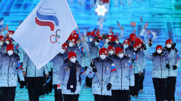 Знаменосцы сборной России Ольга Фаткулина и Вадим Шипачев. Фото Getty Images Знаменосцы сборной России Ольга Фаткулина и Вадим Шипачев. Фото Getty Images