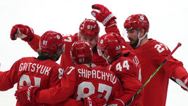 Биатлонисты разыграют золото в масс-старте, а хоккеисты — путевку в финал. Чего ждать 18 февраля