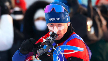 Йоханнес Бе выиграл золотую медаль последней биатлонной гонки на Олимпиаде в Пекине.