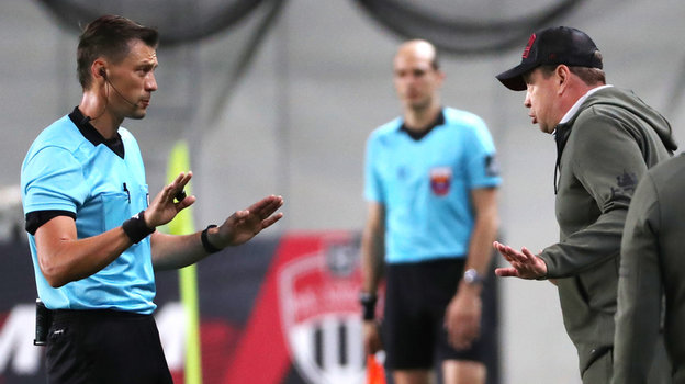 Василий Казарцев и Леонид Слуцкий. Фото Александр Федоров, «СЭ» / Canon EOS-1D X Mark II Василий Казарцев и Леонид Слуцкий. Фото Александр Федоров, «СЭ» / Canon EOS-1D X Mark II