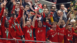 Четыре незасчитанных гола, замена вратаря под 11-метровые и промах Кепы. «Ливерпуль» в сумасшедшем финале выиграл Кубок лиги