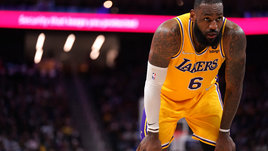 Леброн хочет сменить генерального менеджера, а Вогель на грани отставки. Что происходит с «Лейкерс»?