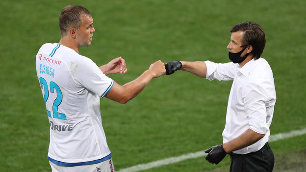 Артем Дзюба и Сергей Семак. Фото Александр Федоров, «СЭ» / Canon EOS-1D X Mark II Артем Дзюба и Сергей Семак. Фото Александр Федоров, «СЭ» / Canon EOS-1D X Mark II