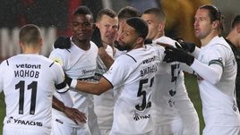 ФИФА разрешила иностранцам приостанавливать контракты с клубами из России. Что это значит