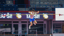 Дюплантис улучшил мировой рекорд впервые за два года. Теперь люди летают на 6,19