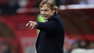 Валерий Карпин.