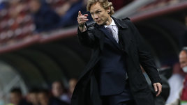 Карпин — снова совместитель в сборной и клубе. Летом эксперимент не удался, но сейчас это выглядит логично