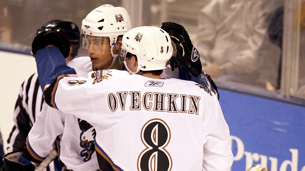 Дайнюс Зубрус и Александр Овечкин. Фото Getty Images Дайнюс Зубрус и Александр Овечкин. Фото Getty Images