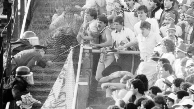 1985 год. Брюссель. Беспорядки на стадионе «Эйзель». Фото Global Look Press 1985 год. Брюссель. Беспорядки на стадионе «Эйзель». Фото Global Look Press