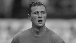 «Вывернули ногу так, что два месяца учился ходить». Большая трагедия: талант «Спартака» 90-х ушел из жизни в 45 лет