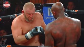 «Знаешь, сколько раз мне в спаррингах в локоть попадали и сажали?!» Харитонов парирует обвинения в договорняке