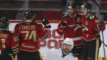 Хоккеисты «Авангарда».