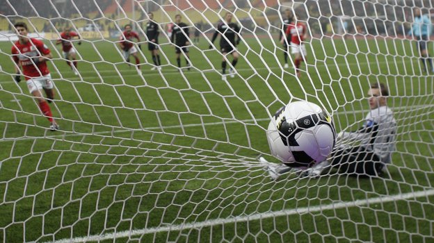 Алекс забивает гол в ворота Игоря Акинфеева. Фото Александр Вильф, - Алекс забивает гол в ворота Игоря Акинфеева. Фото Александр Вильф, -