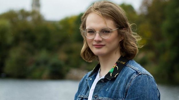 Эмили Бриджес. Эмили Бриджес.