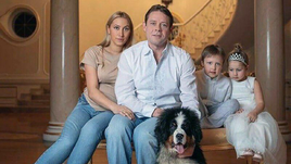 Царский особняк на Рублевке и шикарные автомобили. Как и с кем живет легенда российского хоккея Павел Буре