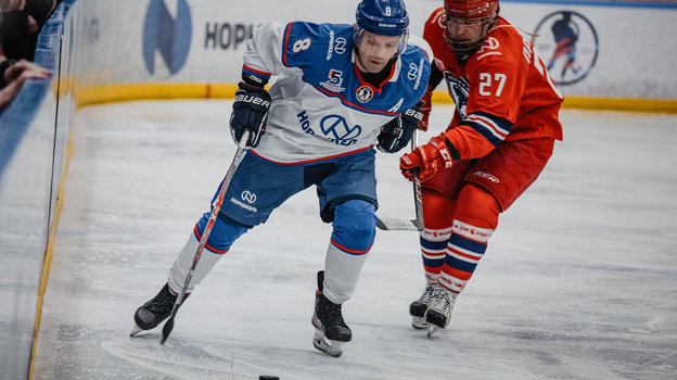 Легенды российского хоккея провели благотворительный матч в Норильске против сборной Ночной хоккейной лиги Заполярья. Легенды российского хоккея провели благотворительный матч в Норильске против сборной Ночной хоккейной лиги Заполярья.