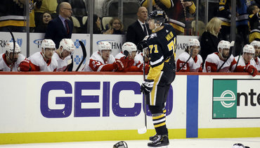 Евгений Малкин празднует хет-трик в матче «Питтсбурга» с «Детройтом» (11:2).