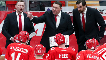 Игроки «Спартака» и тренерский штаб.