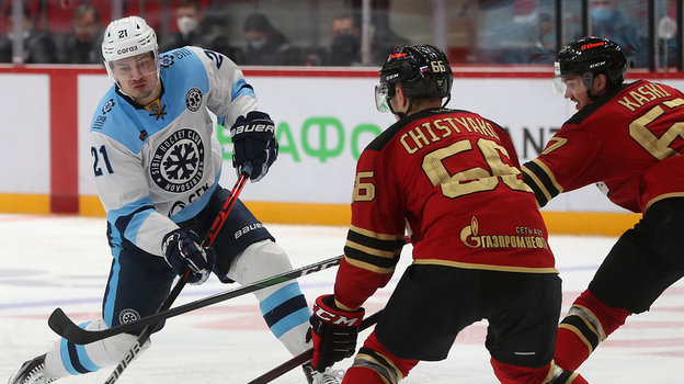 Виталий Меньшиков (слева). Фото photo.khl.ru Виталий Меньшиков (слева). Фото photo.khl.ru