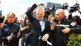 Бывший руководитель «Формулы-1» покончил жизнь самоубийством. Но БДСМ-вечеринку и нацистское прошлое ему не простили