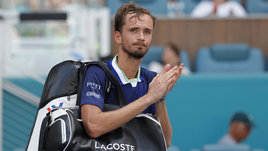 Медведев снова упустил шанс стать первым. Даниил проиграл в Майами