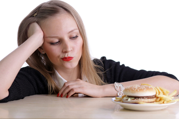 При похудении нельзя полностью себя ограничивать. Фото Global Look Press При похудении нельзя полностью себя ограничивать. Фото Global Look Press