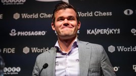 «Выглядело глуповато». Как Карлсен выиграл самый сумасшедший турнир претендентов