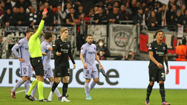 Красная в матче «Барселоны» принесла клиенту букмекерской компании победу в безумном экспрессе