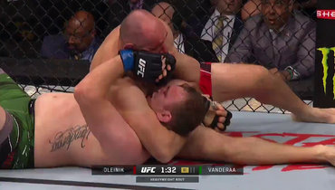 Алексей Олейник одержал победу.