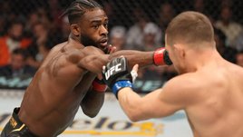 «Меня ограбили!» Петр Ян проиграл Стерлингу и очень возмущен судейством