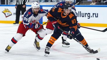 Никита Нестеров (слева) против Николая Голдобина.