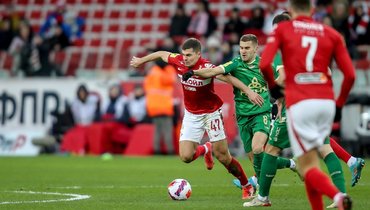 Роман Зобнин и Александр Ломовицкий в матче «Спартак» — «Рубин».