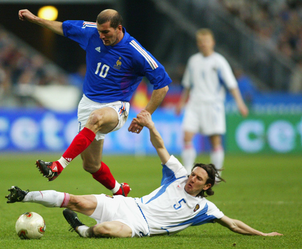 Зинедин Зидан и Алексей Смертин. Фото Getty Images Зинедин Зидан и Алексей Смертин. Фото Getty Images