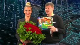 Бузова встретилась с Губерниевым после скандала. Комментатор расцеловал певицу и подарил ей конфеты с коньяком