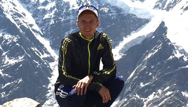 «При подготовке к восхождению на Эльбрус гид посоветовал пить милдронат». Лучший марафонец страны решил покорить пик мира