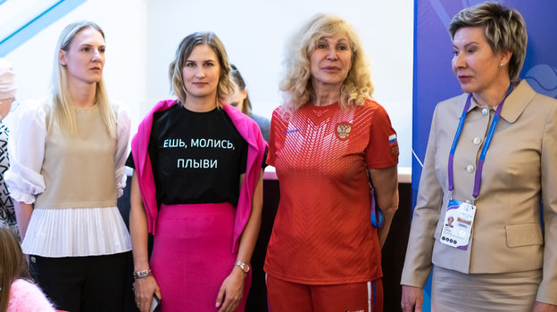 Светлана Ромашина, Алла Шишкина, Наталия Мендыгалиева, Ольга Павлова. Фото Елена Гредюшко Светлана Ромашина, Алла Шишкина, Наталия Мендыгалиева, Ольга Павлова. Фото Елена Гредюшко