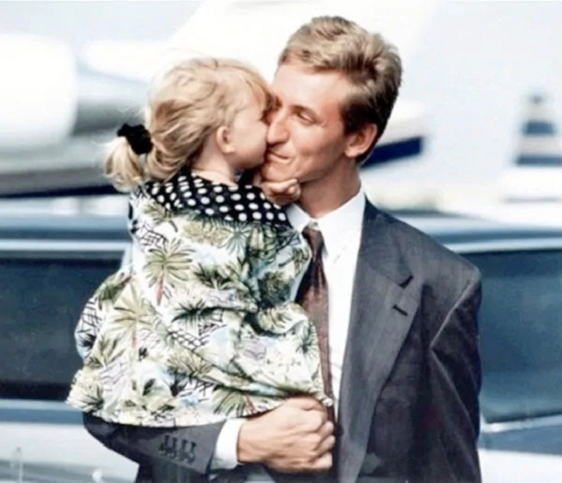 Паулина и ее отец Уэйн Гретцки. Фото личный архив Паулины Гретцки Паулина и ее отец Уэйн Гретцки. Фото личный архив Паулины Гретцки