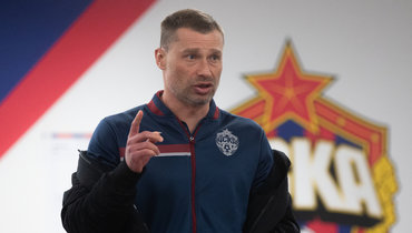 Алексей Березуцкий (ЦСКА).