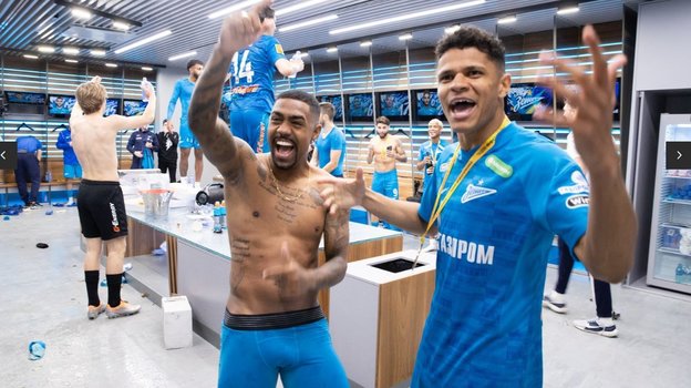 Малком и Дуглас Сантос. Фото Вячеслав Евдокимов, ФК «Зенит» Малком и Дуглас Сантос. Фото Вячеслав Евдокимов, ФК «Зенит»