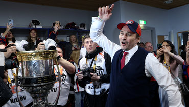 Сергей Федоров в чемпионской раздевалке ЦСКА.