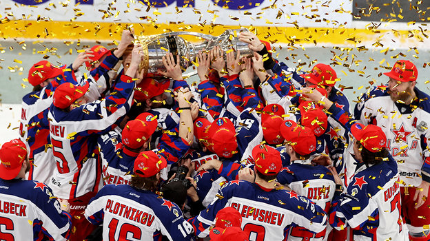 Хоккеисты ЦСКА с Кубком Гагарина. Фото ХК ЦСКА Хоккеисты ЦСКА с Кубком Гагарина. Фото ХК ЦСКА