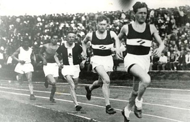 Братья Знаменские на стадионе.