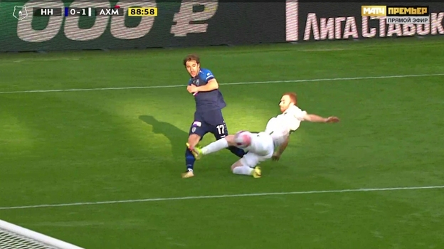 «Нижний Новгород» — «Ахмат»: Бобровский не удалил Богосаваца. Фото Скриншот трансляции. «Нижний Новгород» — «Ахмат»: Бобровский не удалил Богосаваца. Фото Скриншот трансляции.